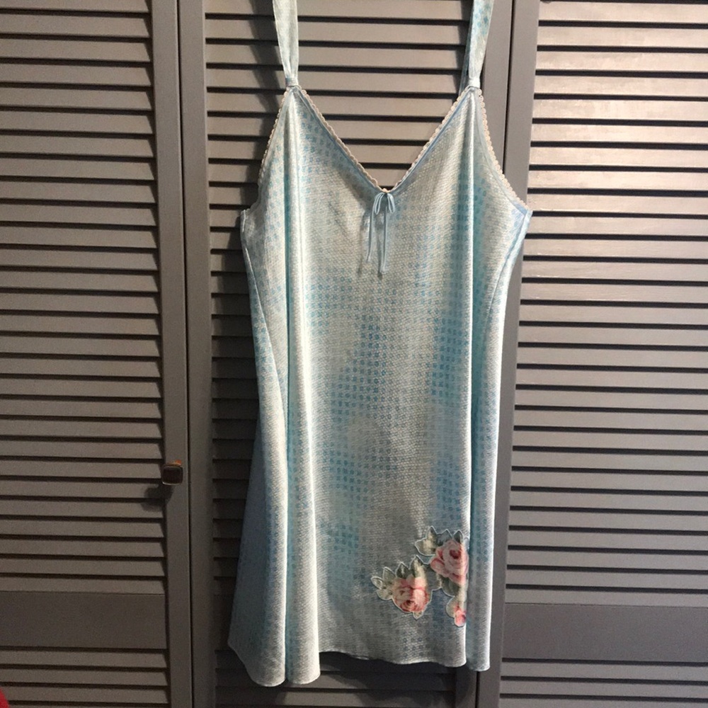 Nightgown and robe set
